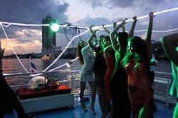 exciting-boat-party-chaophraya