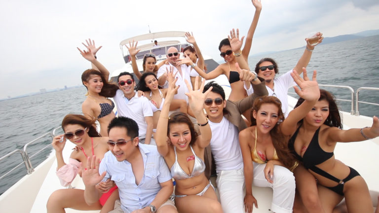 VIP-yacht-party-for-stag-doo