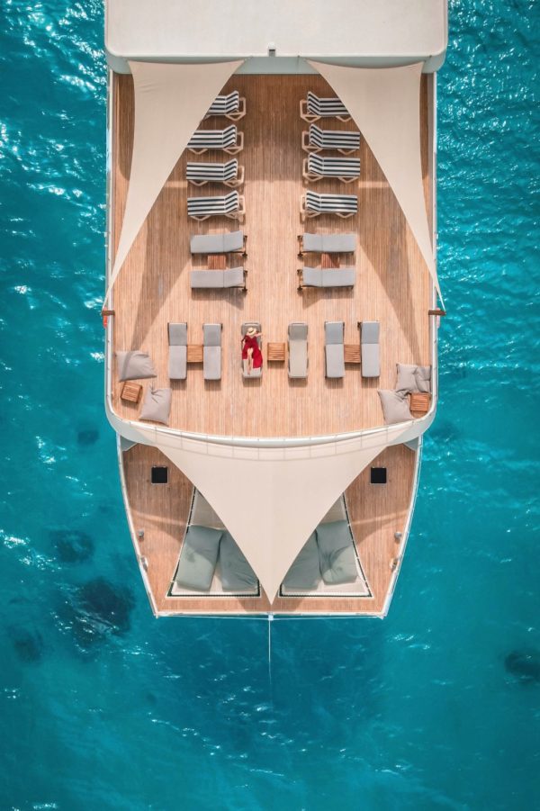 Party Yacht